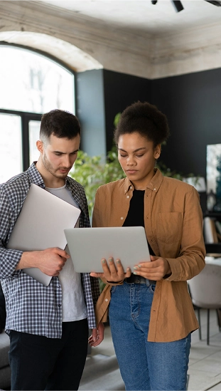 Profesionales usando la plataforma TFM